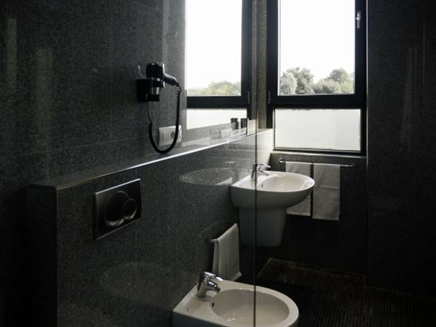 Imagen de la habitación del Hotel LOTO BUSINESS HOTEL. Foto 14