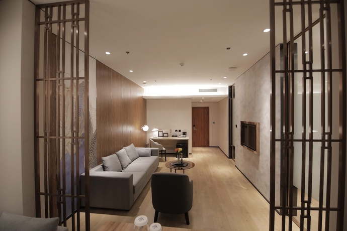 Imagen de la habitación del Hotel LOTUS BLU HOTEL NAGA. Foto 9