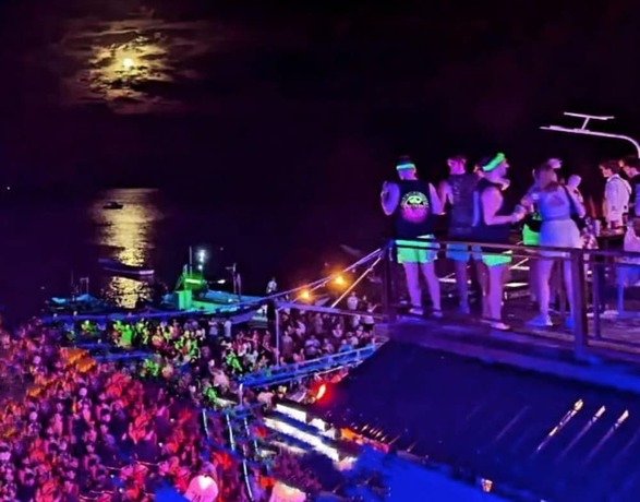 Imagen general del Hotel LOUD! a Full Moon Beach by Wild and Wandering. Foto 2