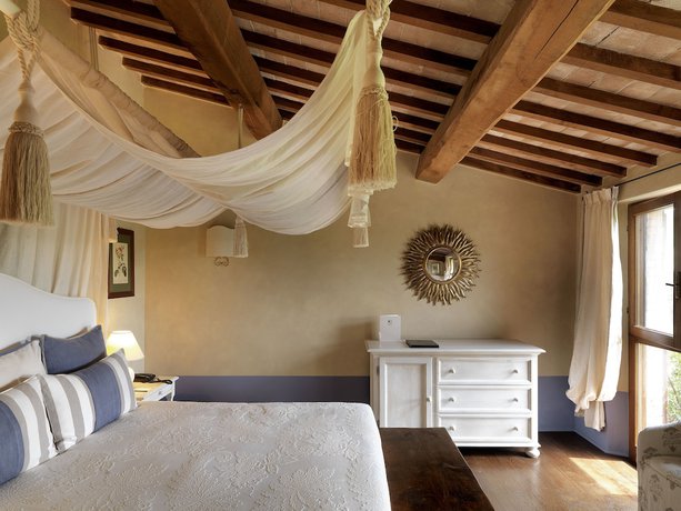 Imagen de la habitación del Hotel L'Olmo. Foto 3