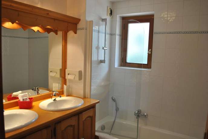 Imagen de la habitación del Hotel L\'Oustalet. Foto 4