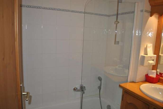 Imagen de la habitación del Hotel L\'Oustalet. Foto 7