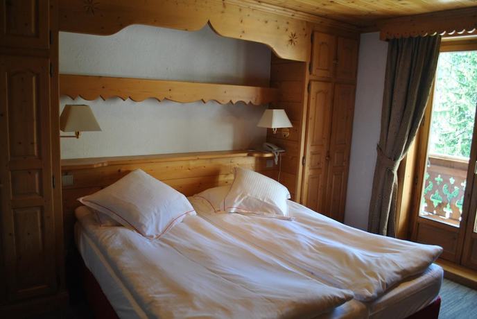Imagen de la habitación del Hotel L\'Oustalet. Foto 8