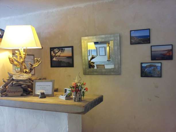 Imagen de los interiores del Hotel L\'Oustaou, LE LAVANDOU. Foto 20