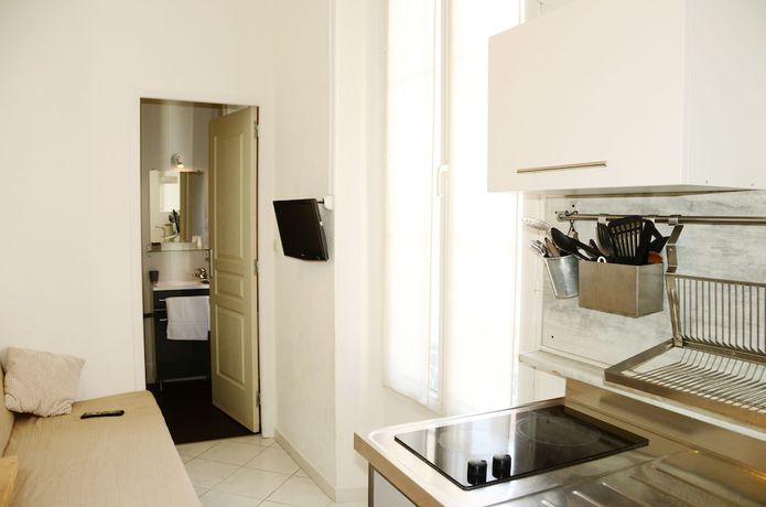 Imagen de la habitación del Hotel L\'Oustaou, LE LAVANDOU. Foto 6
