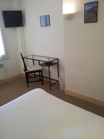 Imagen de la habitación del Hotel L\'Oustaou, LE LAVANDOU. Foto 11