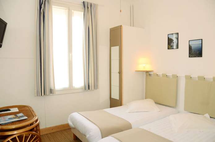 Imagen de la habitación del Hotel L\'Oustaou, LE LAVANDOU. Foto 15