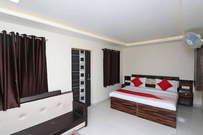 Imagen de la habitación del Hotel LR Regency. Foto 3