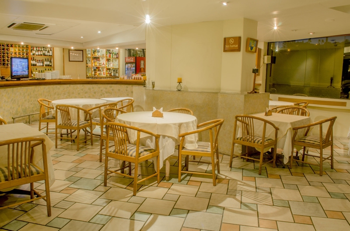 Imagen del bar/restaurante del Hotel LRH Vi&ntilde;a del Mar and Convention Center. Foto 7