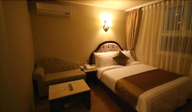 Imagen de la habitación del Hotel L\'S. Foto 7