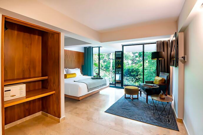 Imagen de la habitación del Hotel LUCA. Foto 13