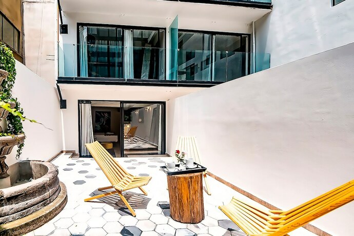 Imagen general del Hotel LUCA. Foto 9