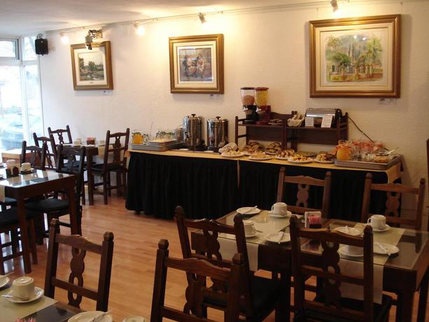 Imagen del bar/restaurante del Hotel LUGRA HOTEL. Foto 2