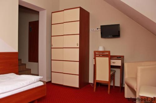 Imagen de la habitación del Hotel LUKA. Foto 6
