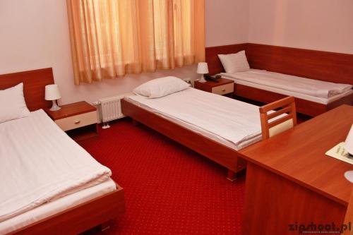 Imagen de la habitación del Hotel LUKA. Foto 7