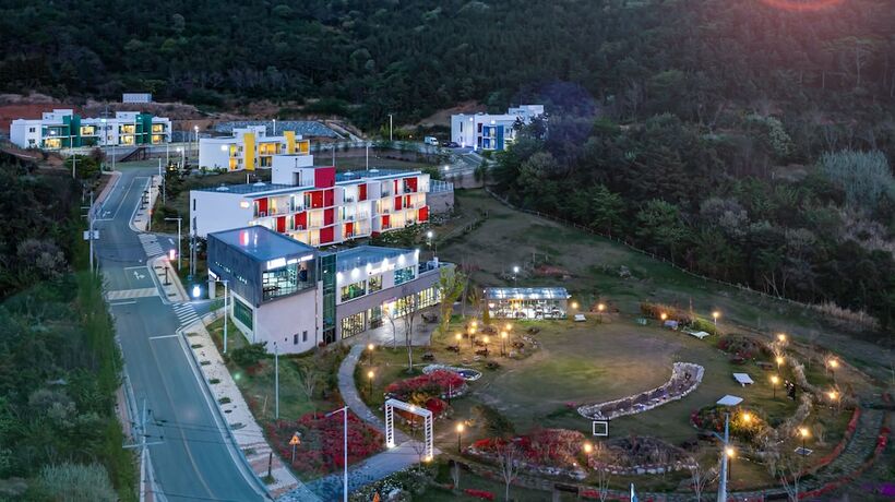 Imagen general del Hotel LUMIA Hotel and Resort. Foto 10