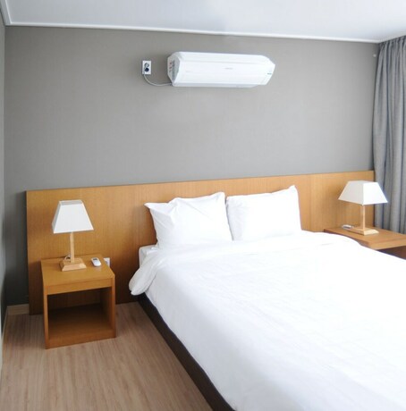 Imagen de la habitación del Hotel LUMIA Hotel and Resort. Foto 15