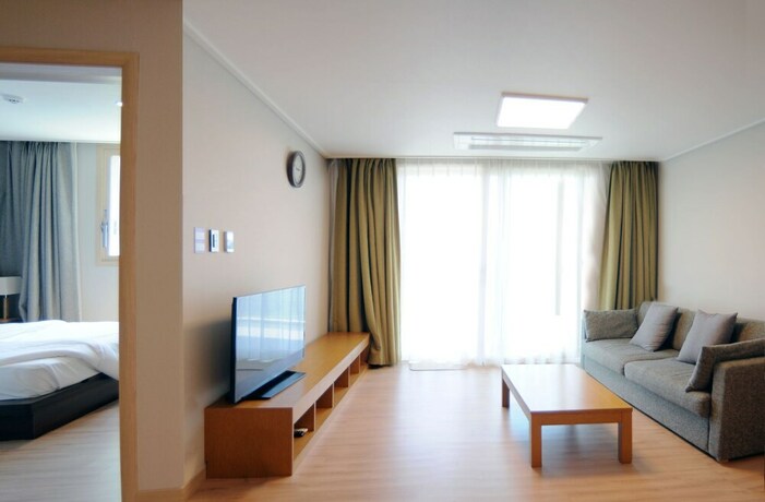 Imagen de la habitación del Hotel LUMIA Hotel and Resort. Foto 16