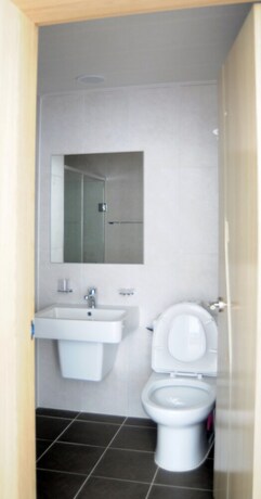 Imagen de la habitación del Hotel LUMIA Hotel and Resort. Foto 18