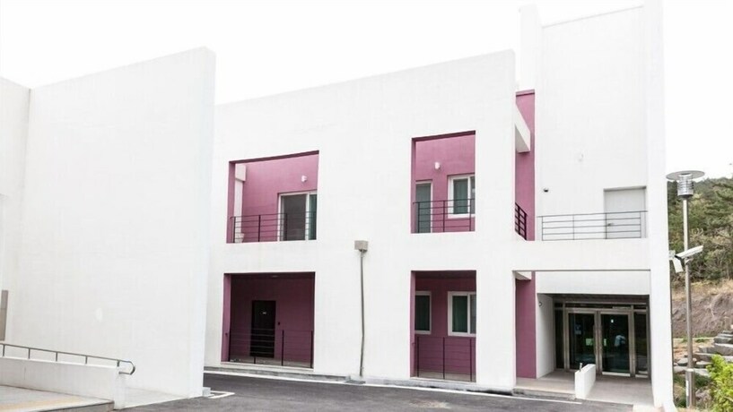 Imagen de la habitación del Hotel LUMIA Hotel and Resort. Foto 26