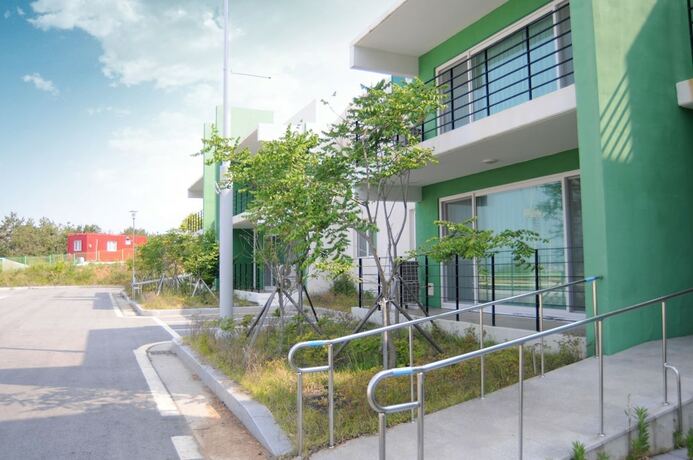 Imagen de la habitación del Hotel LUMIA Hotel and Resort. Foto 27