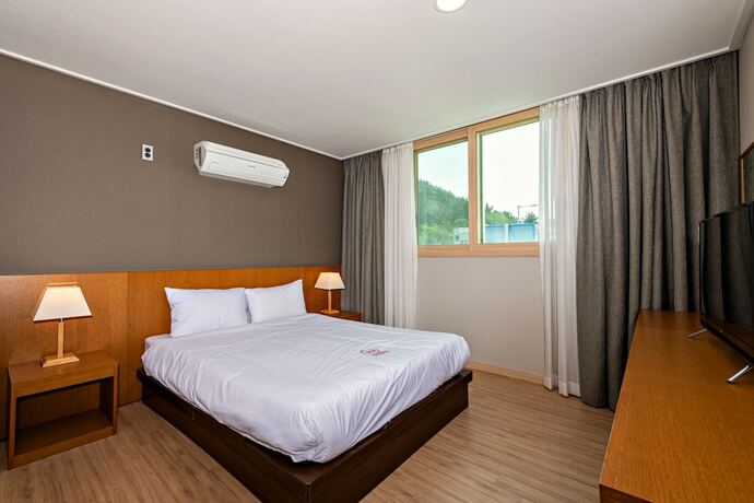 Imagen de la habitación del Hotel LUMIA Hotel and Resort. Foto 33