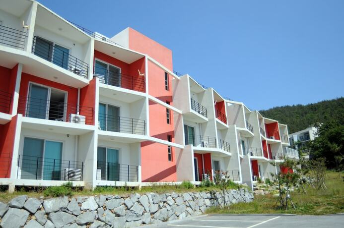 Imagen de la habitación del Hotel LUMIA Hotel and Resort. Foto 34