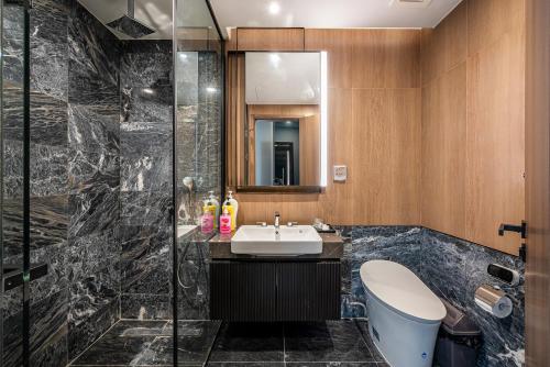 Imagen de la habitación del Hotel LUMI&Egrave;RE Riverside INFINITY POOL. Foto 20