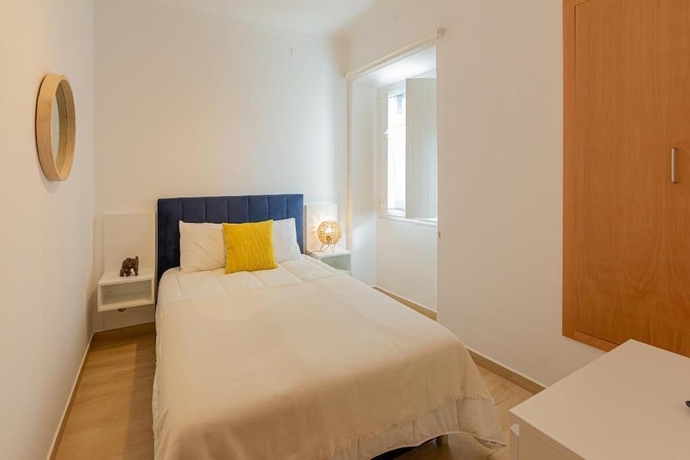 Imagen de la habitación del Hotel LUXURY PALM SUITES. Foto 7