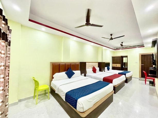 Imagen de la habitación del Hotel LV Palace - near Ghats and Temples. Foto 13