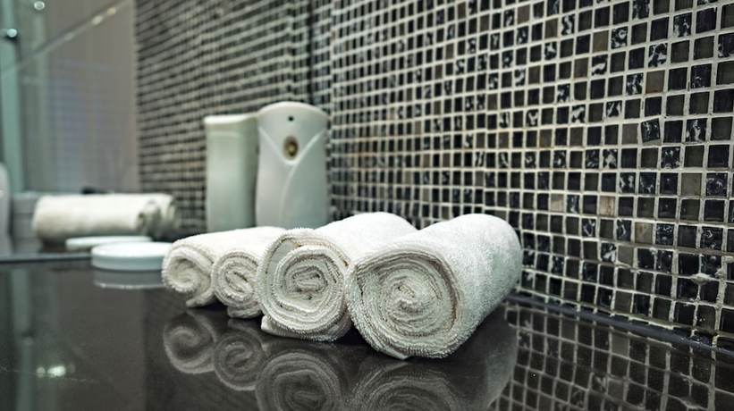 Imagen de la habitación del Hotel LVIS blancura. Foto 7