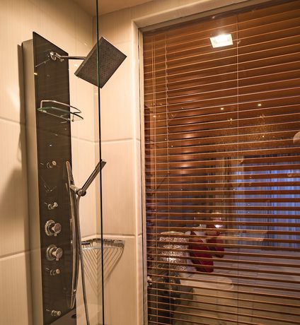 Imagen de la habitación del Hotel LVIS blancura. Foto 9