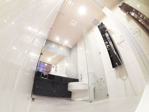 Imagen de la habitación del Hotel LVIS blancura. Foto 14