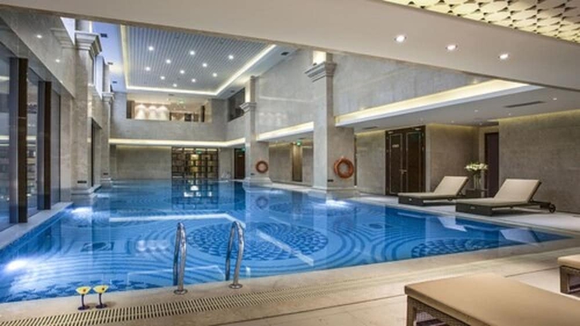 Imagen de la piscina del Hotel LVSHOU Shanghai. Foto 19