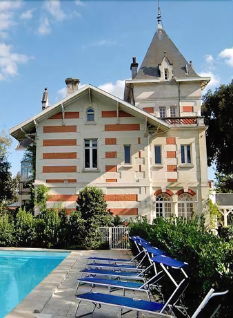 Imagen de la piscina del Hotel L'Yeuse. Foto 19