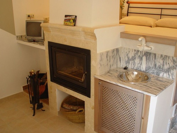 Imagen de la habitación del Hotel La Alberquilla, Yeste. Foto 6