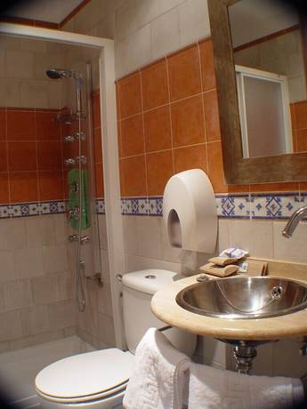 Imagen de la habitación del Hotel La Alberquilla, Yeste. Foto 12