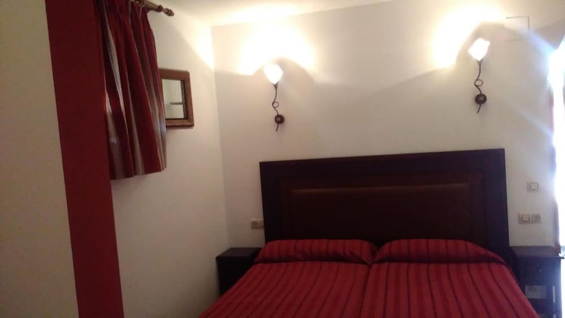 Imagen de la habitación del Hotel La Alberquilla, Yeste. Foto 14