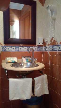 Imagen de la habitación del Hotel La Alberquilla, Yeste. Foto 16