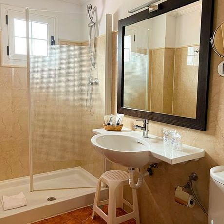 Imagen de los interiores del Hotel La Aldea Suites. Foto 19