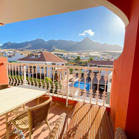 Imagen de los exteriores del Hotel La Aldea Suites. Foto 14