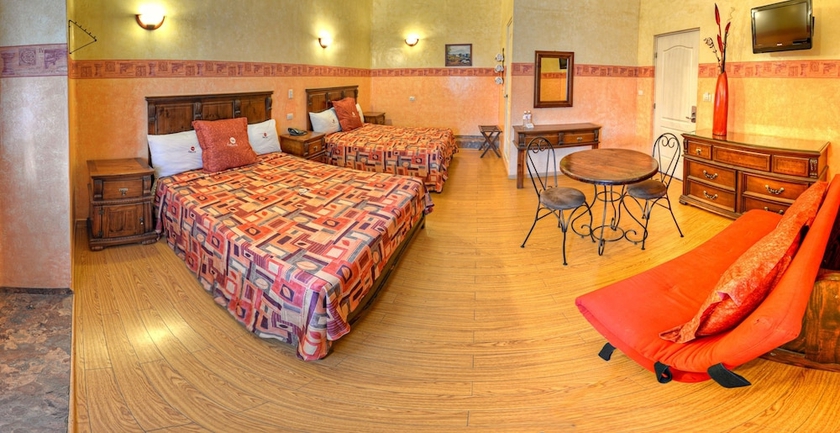 Imagen de la habitación del Hotel La Alhondiga. Foto 8