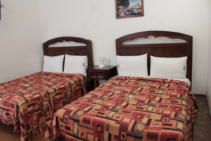 Imagen de la habitación del Hotel La Alhondiga. Foto 10