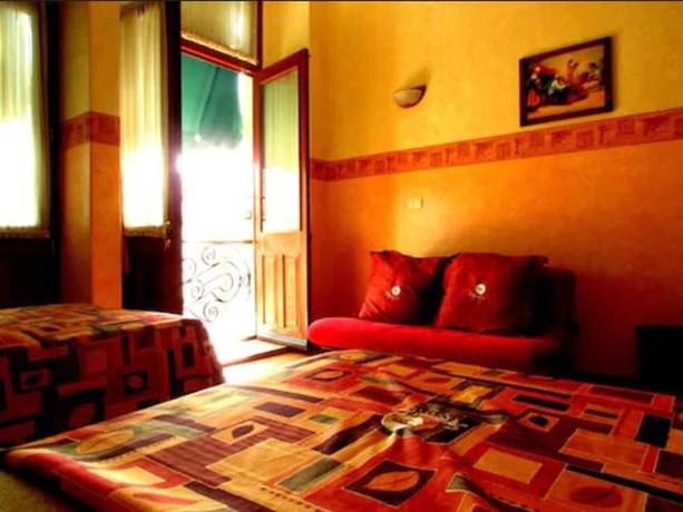 Imagen de la habitación del Hotel La Alhondiga. Foto 14
