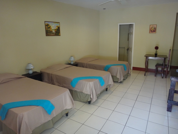 Imagen de la habitación del Hotel La Arboleda. Foto 2