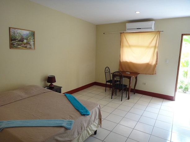 Imagen de la habitación del Hotel La Arboleda. Foto 3