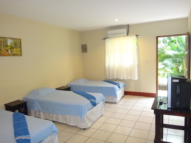 Imagen de la habitación del Hotel La Arboleda. Foto 4