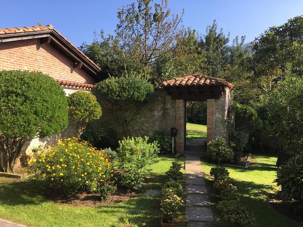 Imagen de los exteriores del Hotel La Arquera. Foto 7