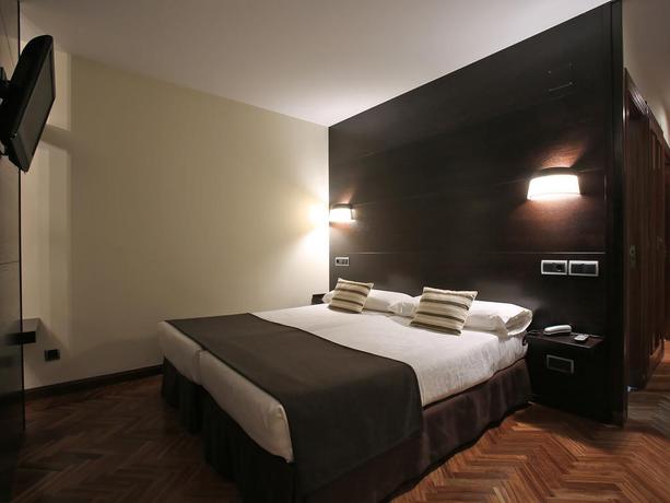 Imagen de la habitación del Hotel La Arquera. Foto 4