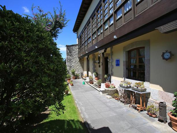 Imagen de los exteriores del Hotel La Arquera. Foto 14